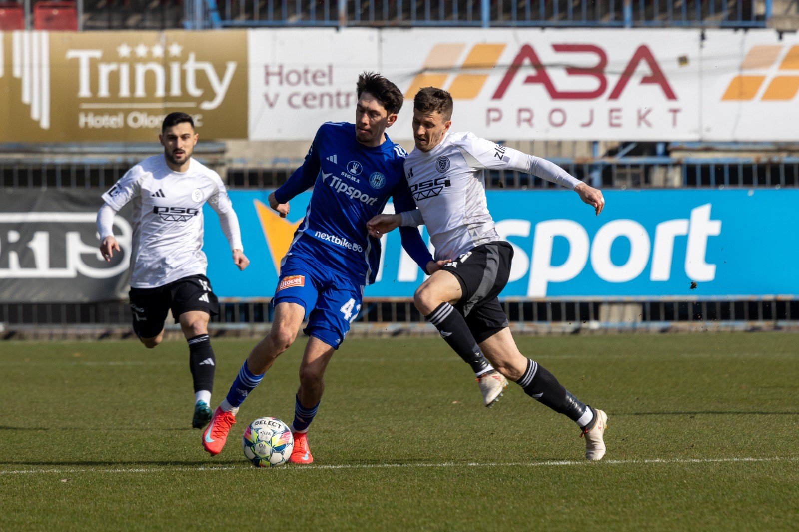 V tabulce suverénní fotbalisté Zlína udolali rezervu Olomouce